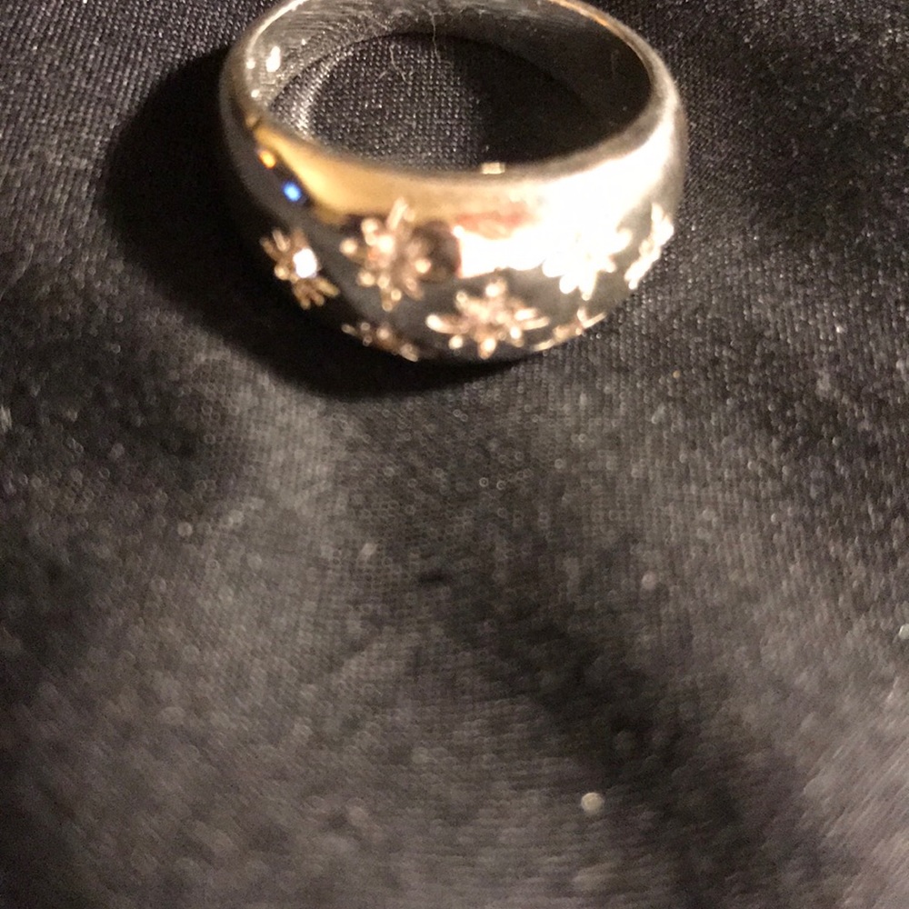 Women’s solid silver flower petal  dome ring